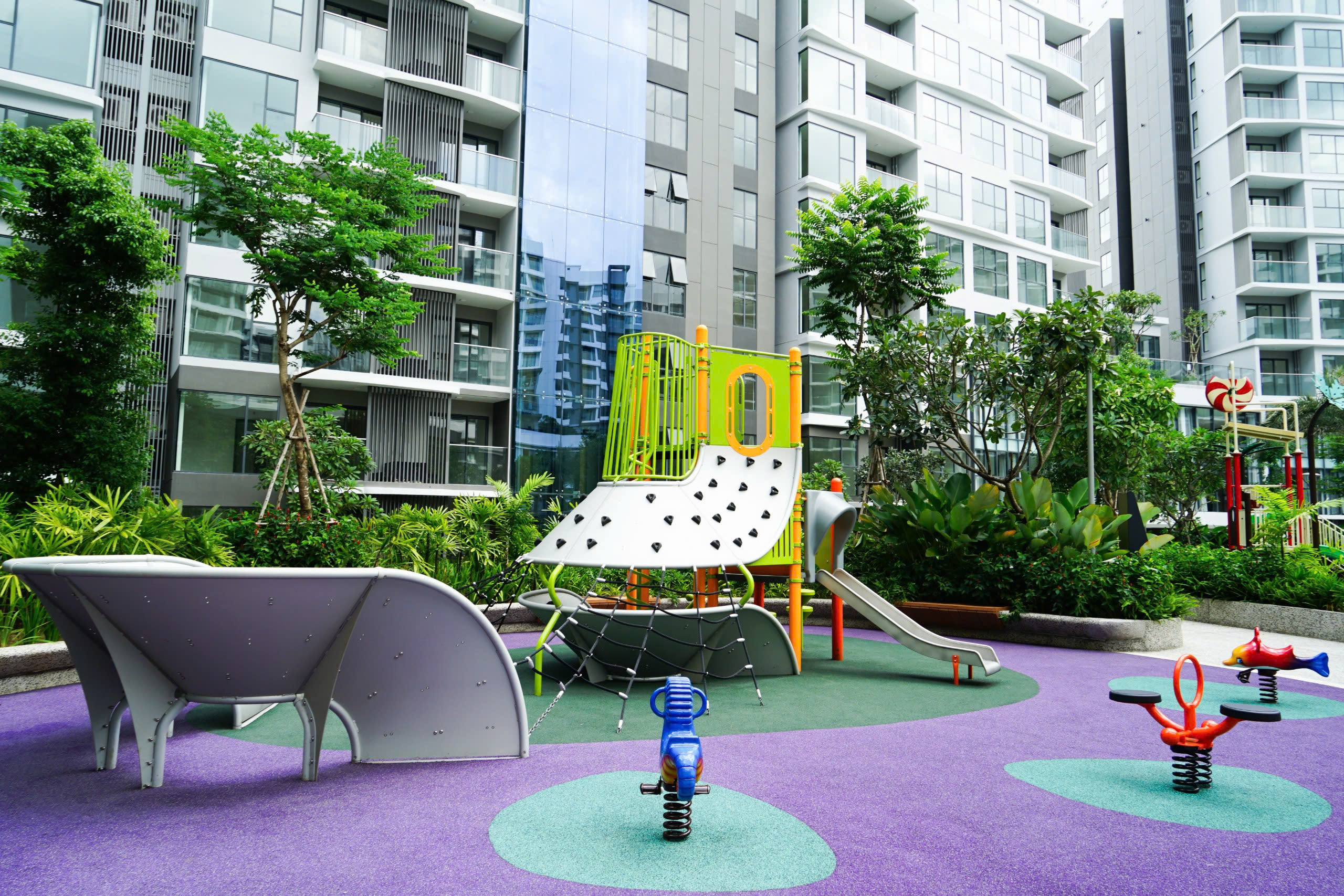 Bán Căn Hộ Diamond Centery 96m2 2PN – View Resort – Giá 8 Tỷ Full 102%.