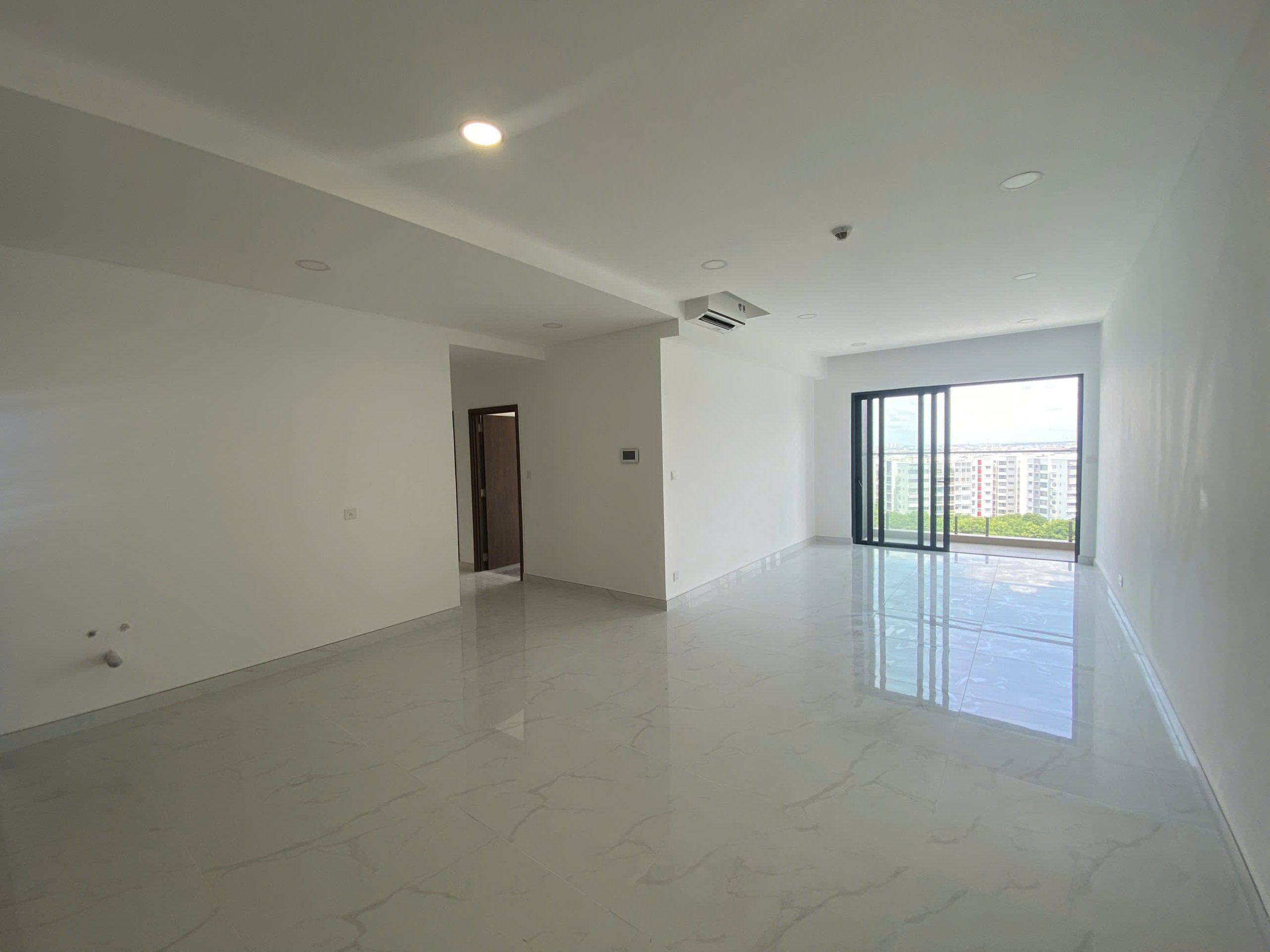 Bán Căn Hộ Diamond Brilliant 142m2 3PN – View Công Viên 16ha – Giá Tốt Nhất 2026