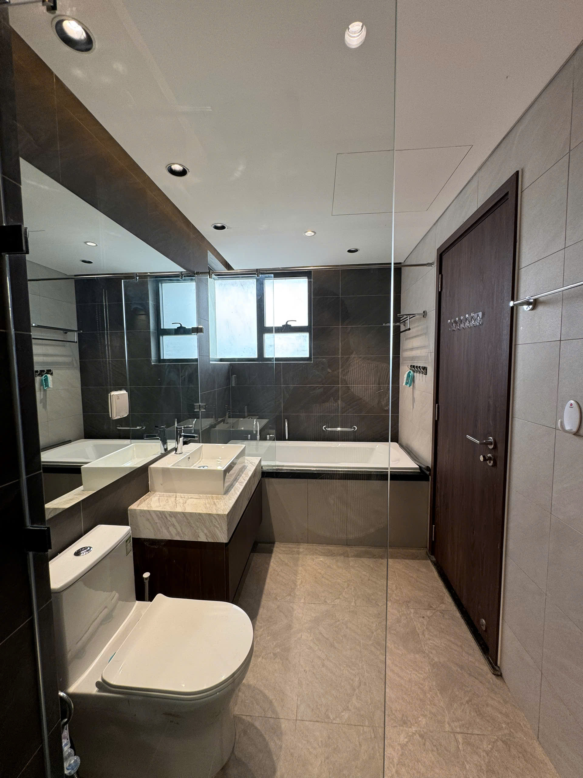 Thuê Diamond Brilliant 142m2