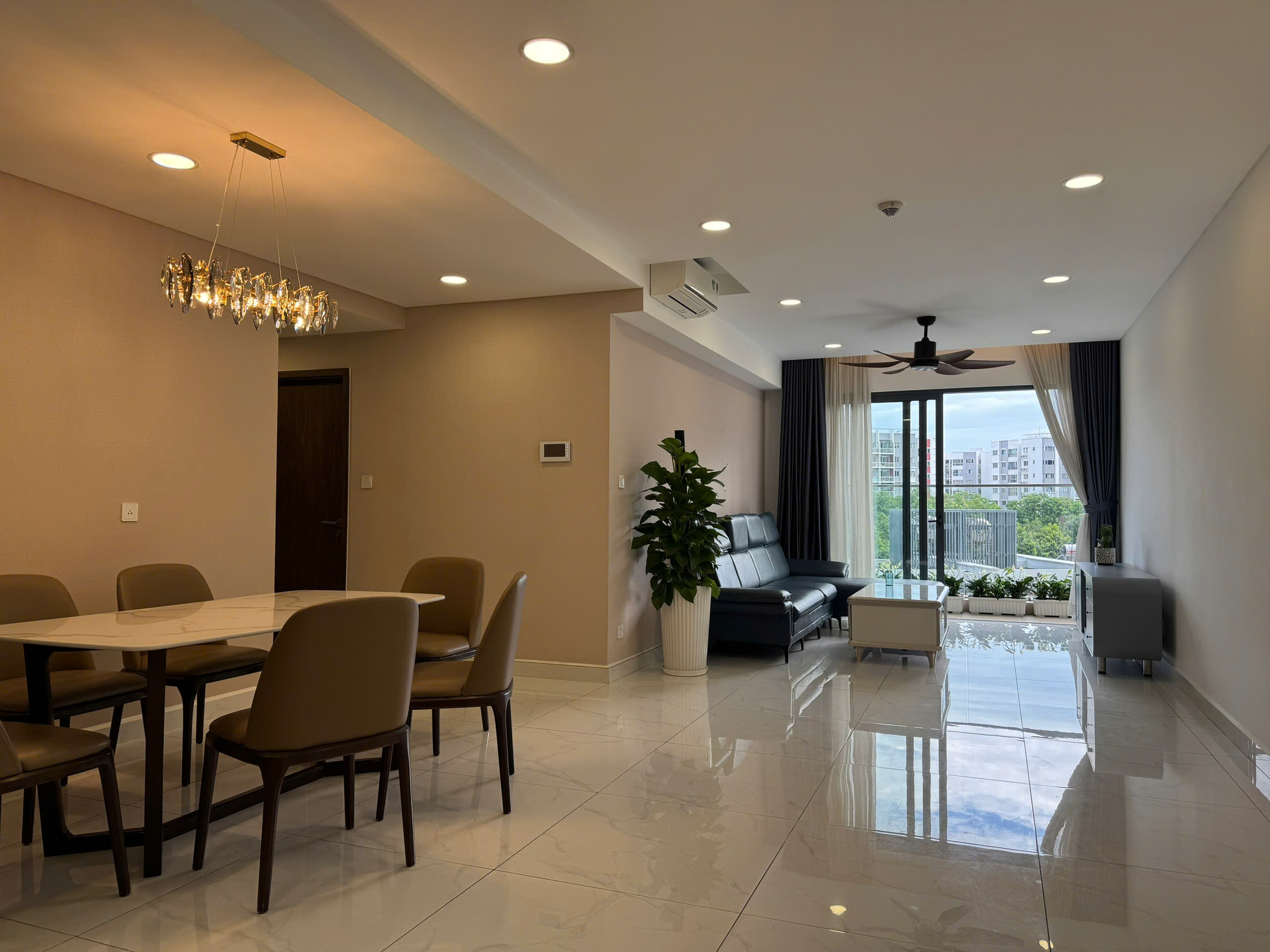 Thuê Diamond Brilliant 142m2
